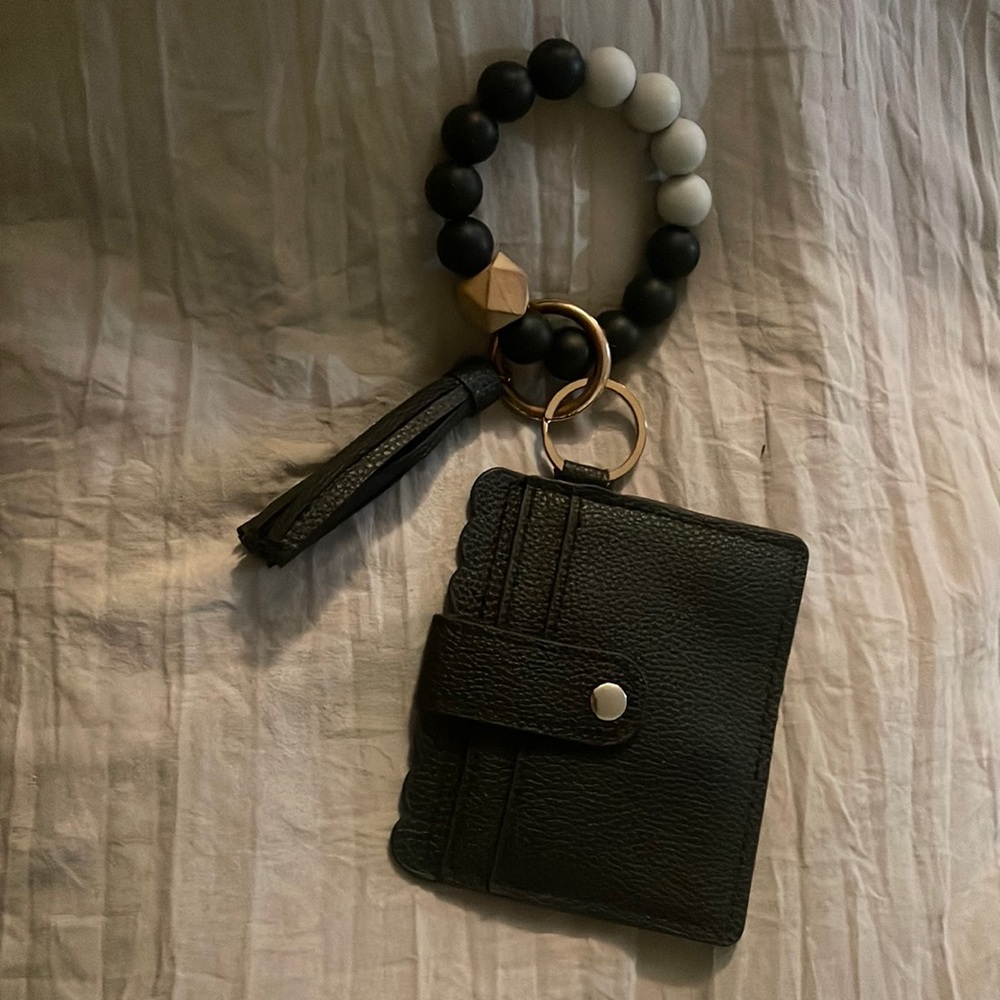 Keychain with small wallet